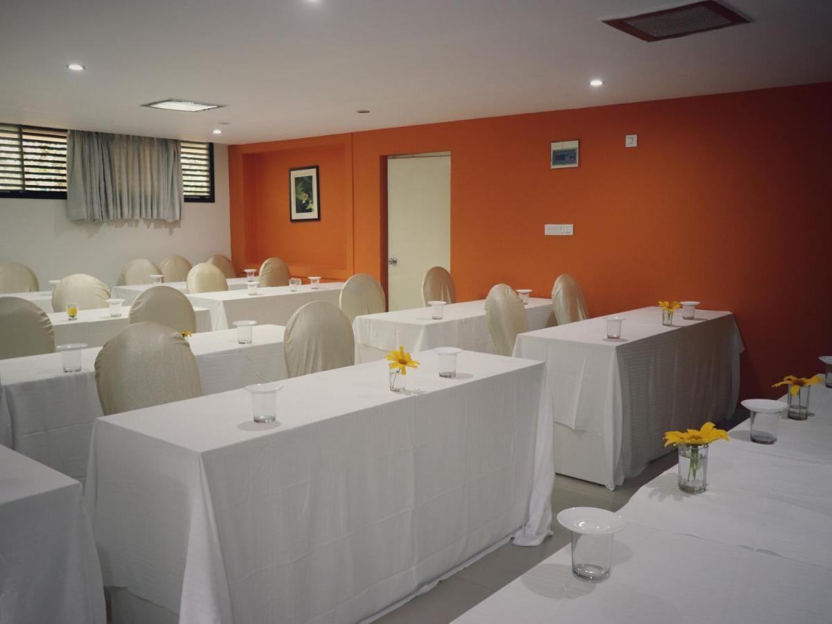 The Green Path Eco Hotel Bangalore Luaran gambar